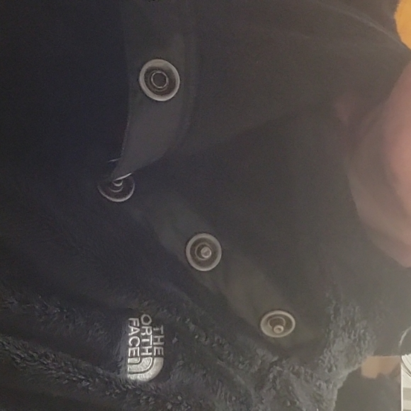 NORTH FACE side neck button pullover - Picture 4 of 5